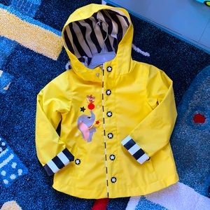 Dumbo Disney raincoat size 3T nwt